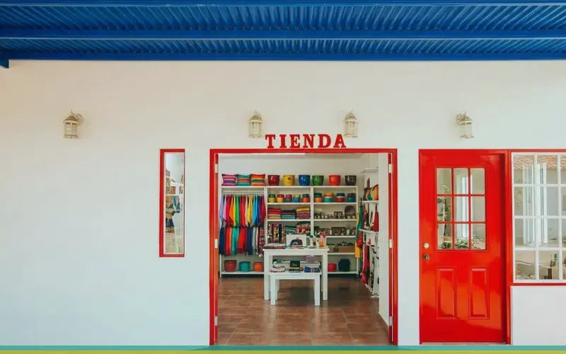 Imagen de referencia de pintura de negocios y locales comerciales para Zona 1: local comercial y fachada de negocio